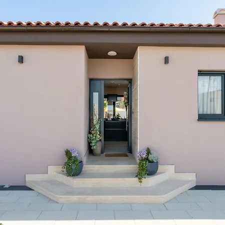 Ferienhaus Holiday Oasis By Interhome *