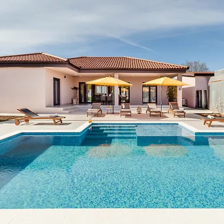 Сasa de vacaciones Holiday Oasis By Interhome Smokovic